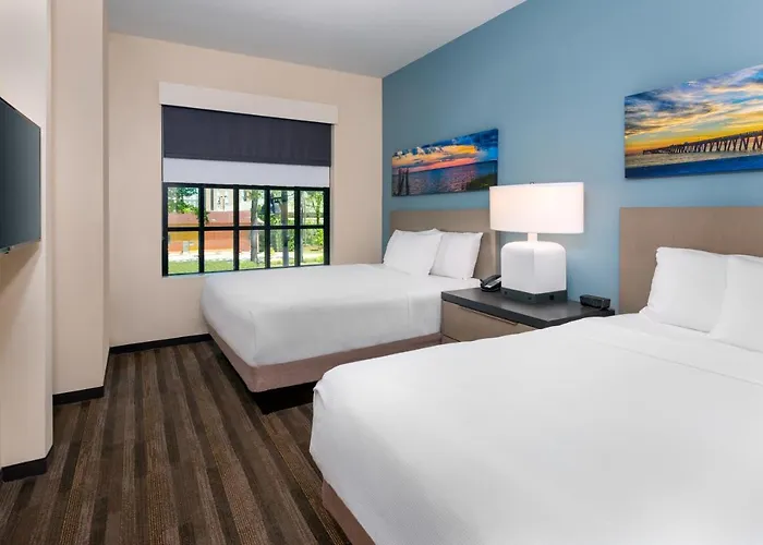 Hyatt House Capitol Hotel 3*