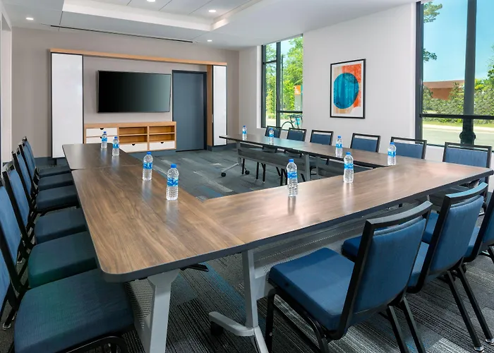 Hyatt House Capitol 3*