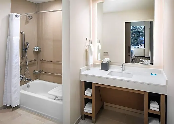 Hyatt House Capitol Hotel