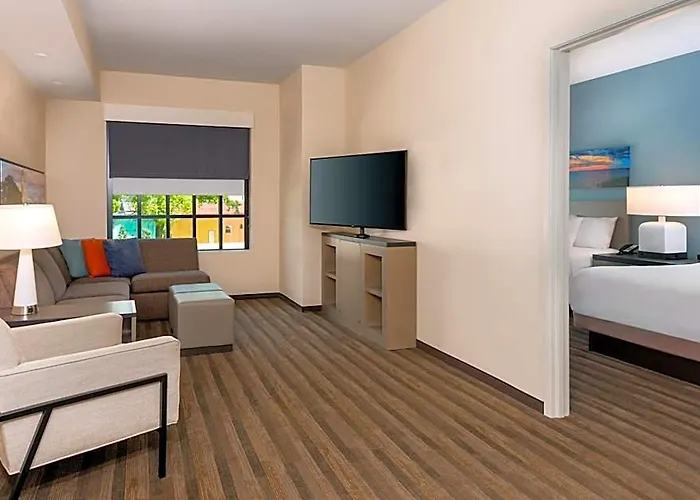 Hyatt House Capitol 3*